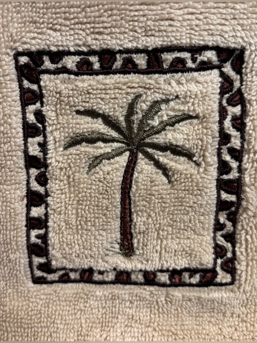 Avanti EMB Palm Tree Terry Towel Set Beige Tropical Animal Print Border Set of 2